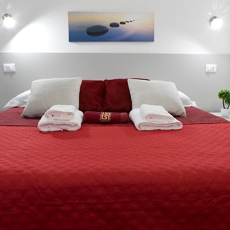 Luxury Suite - Teatro Romano - Duomo - Centro Storico Wi-Fi แตร์ราชินา ภายนอก รูปภาพ