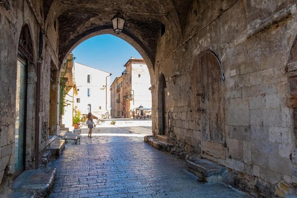 Luxury Suite - Teatro Romano - Duomo - Centro Storico Wi-Fi แตร์ราชินา ภายนอก รูปภาพ