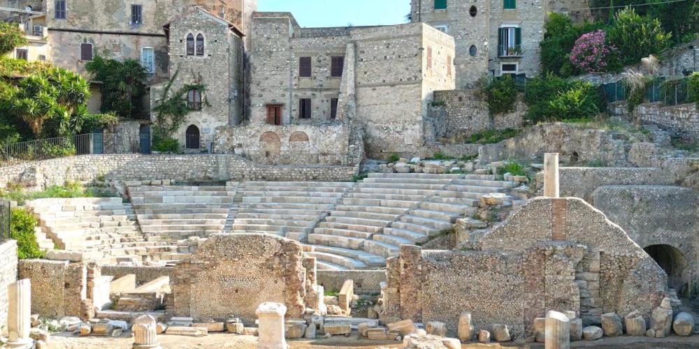 Luxury Suite - Teatro Romano - Duomo - Centro Storico Wi-Fi แตร์ราชินา ภายนอก รูปภาพ