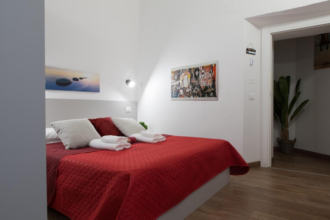 Luxury Suite - Teatro Romano - Duomo - Centro Storico Wi-Fi แตร์ราชินา ภายนอก รูปภาพ