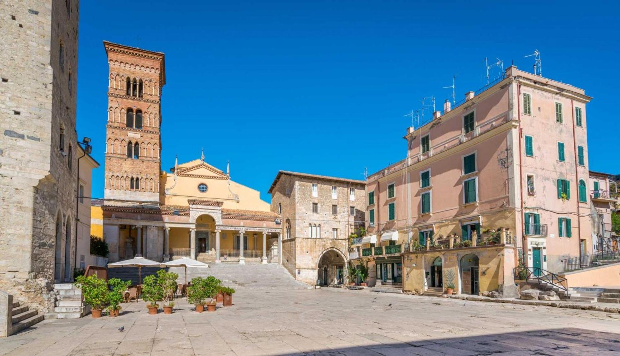 Luxury Suite - Teatro Romano - Duomo - Centro Storico Wi-Fi แตร์ราชินา ภายนอก รูปภาพ